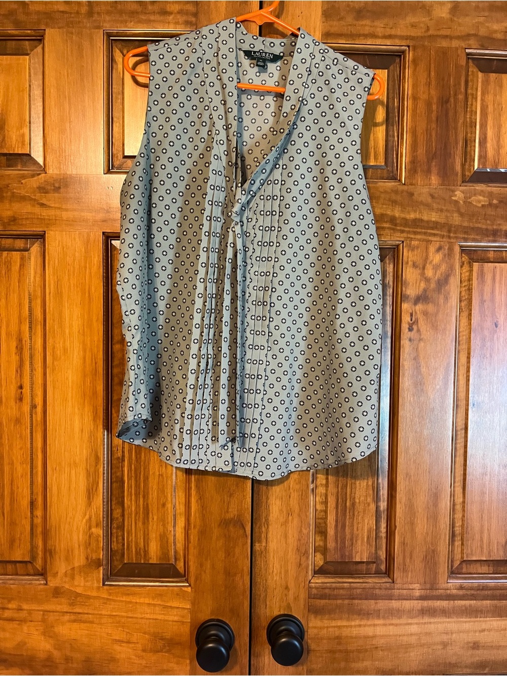 Ralph Lauren Sleeveless Tie-Neck Polka Dot Blouse in Light Gray and Purple ❤️